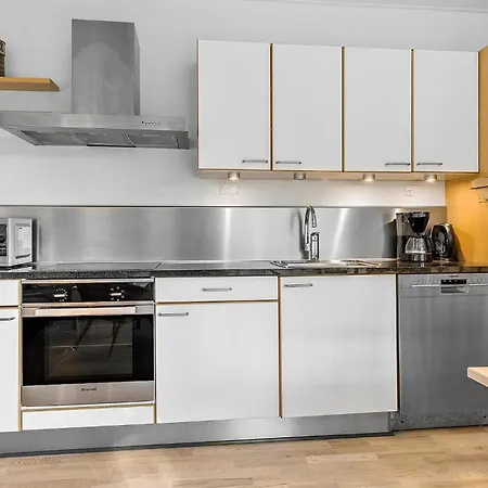 Apartment 2 Bedroom Cozy In *