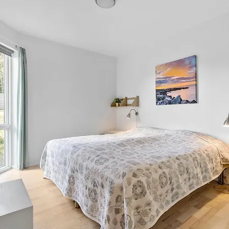 2 Bedroom Cozy In Apartment *